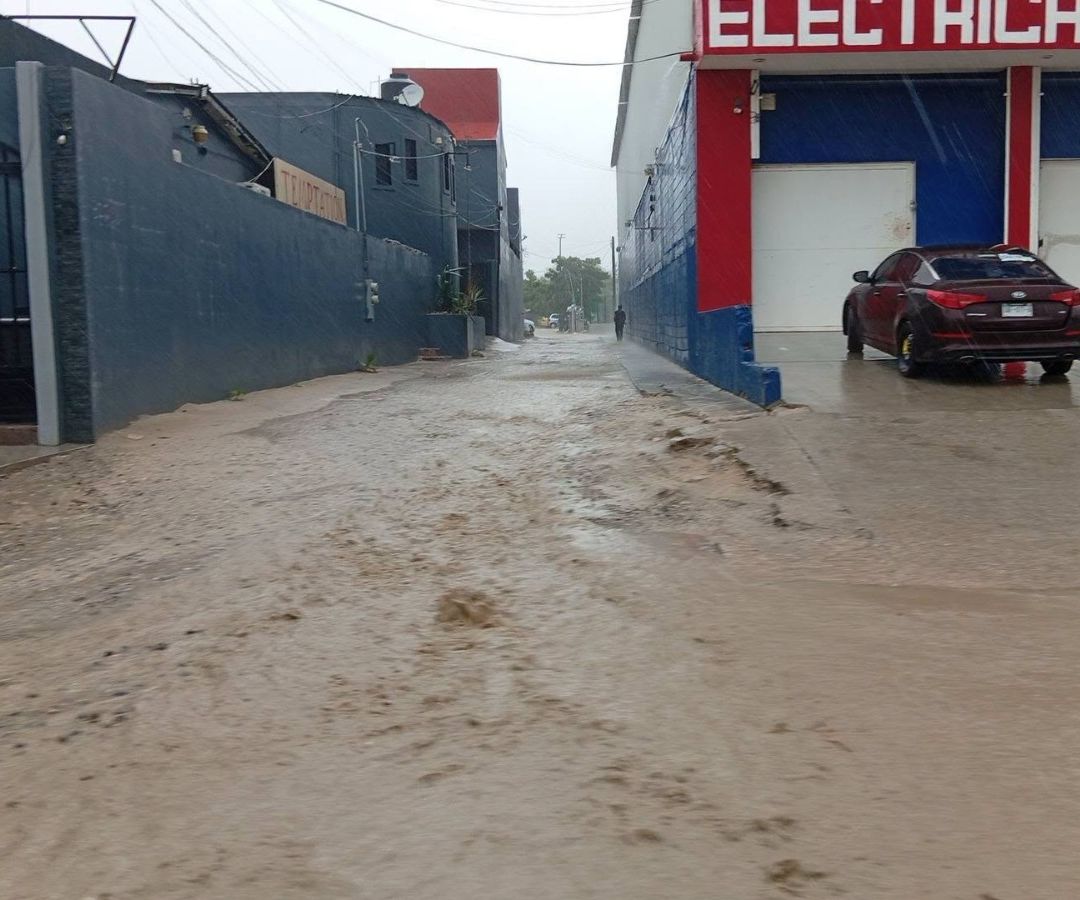 Lluvias Fuertes Convierten en Arroyos las Calles de Los Cabos, BCS